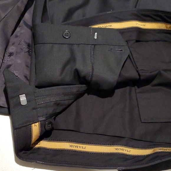 Suit - Picture 7 of 8